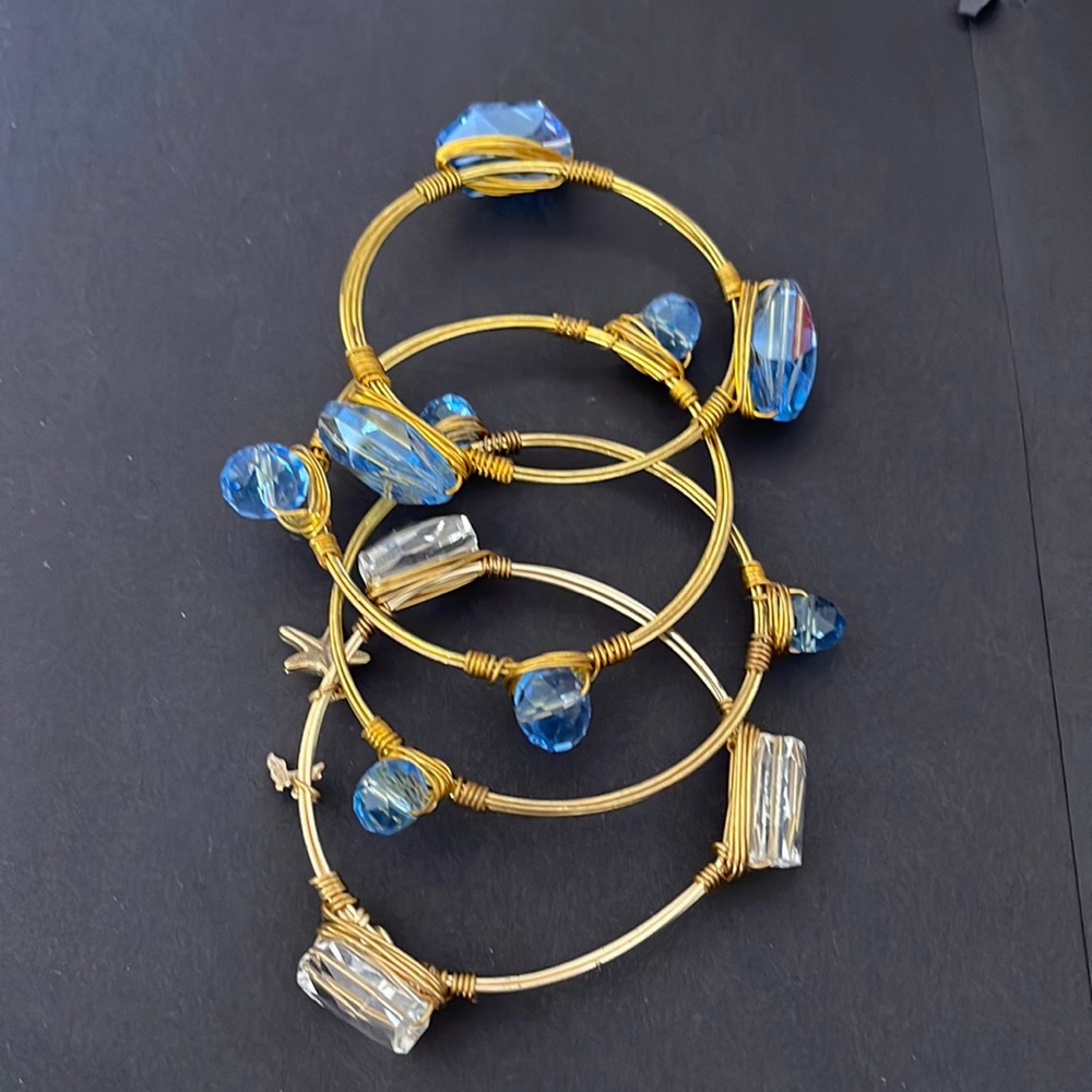 Set of 4 bracelets